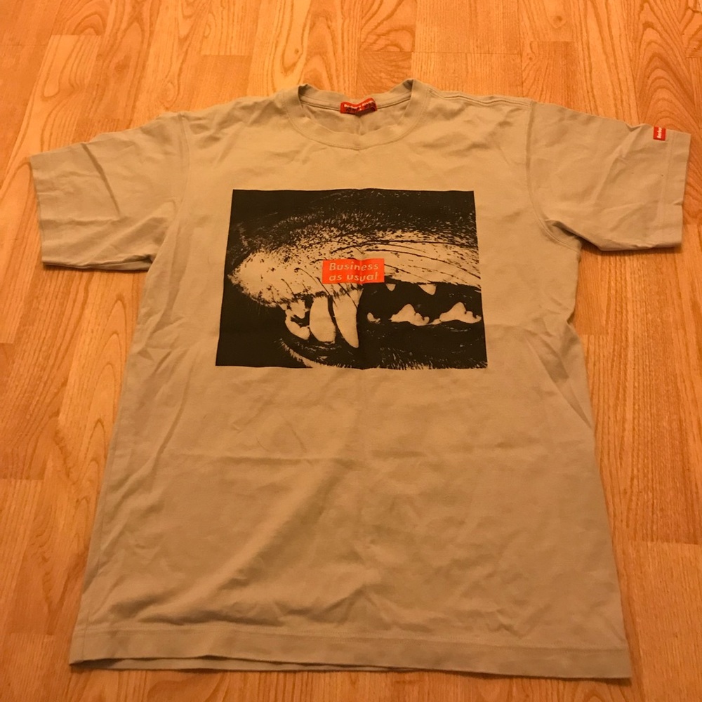Graphic tee